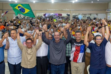 Republicanos declara apoio a Omar Aziz em ato filiação do deputado Comandante Dan