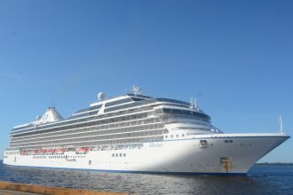 Maior cruzeiro da temporada chega a Manaus com mais de 1,8 mil visitantes