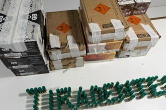 Mulher é detida com quase 3 mil munições em barco no Amazonas