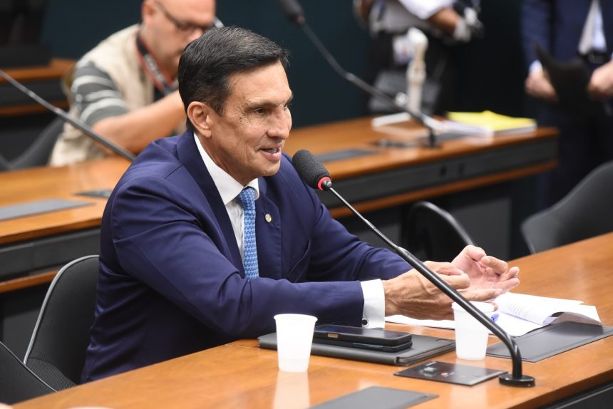 Audiência proposta por Sidney Leite vai discutir energia no AM