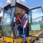 Sidney Leite entrega máquinas agrícolas a quatro cidades do AM