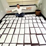 Deputado encontra currículos no lixo e decide restaurá-los