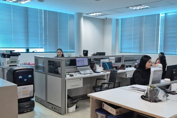 Prédio em Manaus aposta em robô para entregas