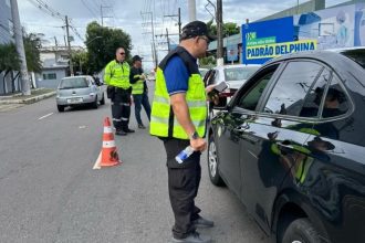Operação retira veículos que realizavam transporte irregular das ruas de Manaus