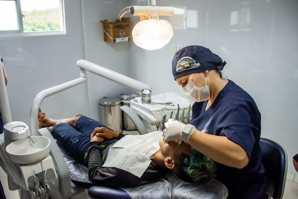 Barco Hospital leva cirurgias e exames a comunidades ribeirinhas