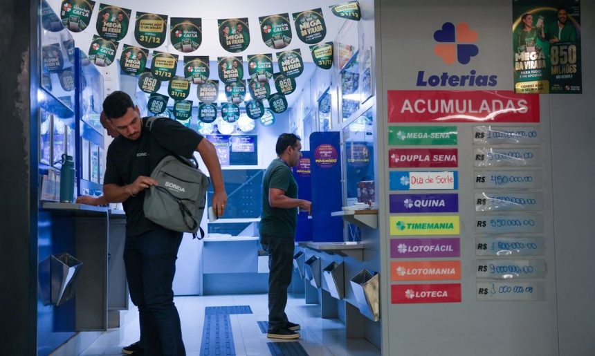 Mega-Sena acumula e prêmio principal sobe para R$ 105 milhões