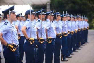 Força Aérea seleciona profissionais de nível superior