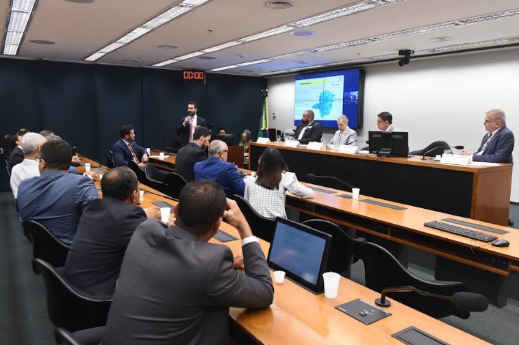 Comunidades estão no escuro devido atraso do Luz para Todos