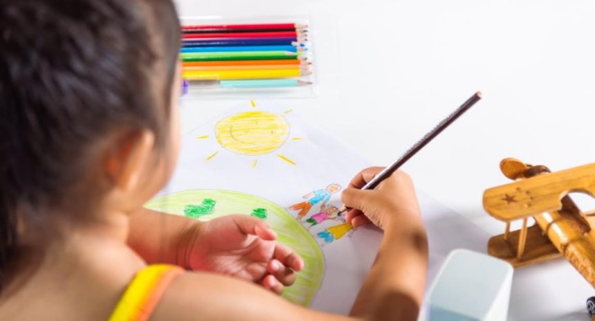 Sesc Amazonas abre matrículas para desenho a crianças com TEA
