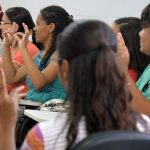 Sesc Amazonas abre nova seleção para curso gratuito de Libras