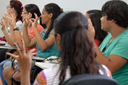Sesc Amazonas abre nova seleção para curso gratuito de Libras