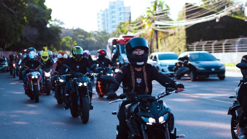 Passeio de motociclistas marca programação comemorativa da PM em Manaus