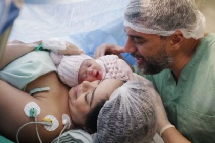 Wilson Lima anuncia nascimento da filha Helena em publicação nas redes sociais