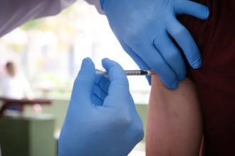 Anvisa amplia para maiores de 18 anos uso de imunizante que previne bronquiolite