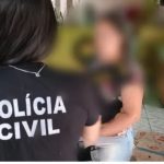 Mãe é presa suspeita de obrigar a própria filha de 16 anos a se prostituir em Manaus
