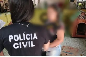 Mãe é presa suspeita de obrigar a própria filha de 16 anos a se prostituir em Manaus