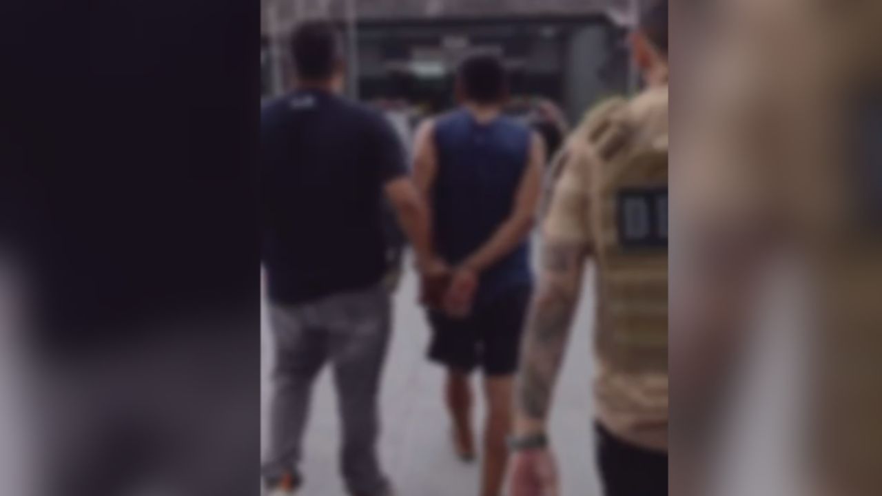 Preso suspeito de matar homem com facada dentro de carro em Manaus