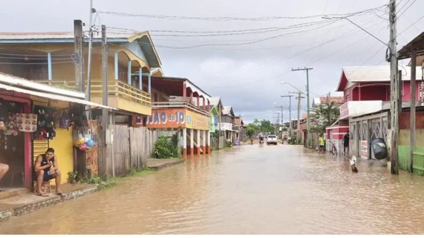 Cheia dos rios no Amazonas atinge 133 mil pessoas e deixa 16 municípios em emergência