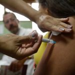 Empresas terão de informar funcionários sobre vacinação e diagnóstico de câncer