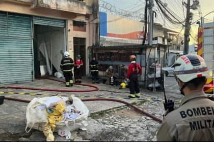 Curto-circuito em máquina provoca incêndio em gráfica na zona Centro-Sul de Manaus