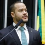 Adail Filho passa a ser investigado pelo STF após apreensão de R$ 1,2 milhão em Brasília