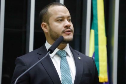 Adail Filho passa a ser investigado pelo STF após apreensão de R$ 1,2 milhão em Brasília