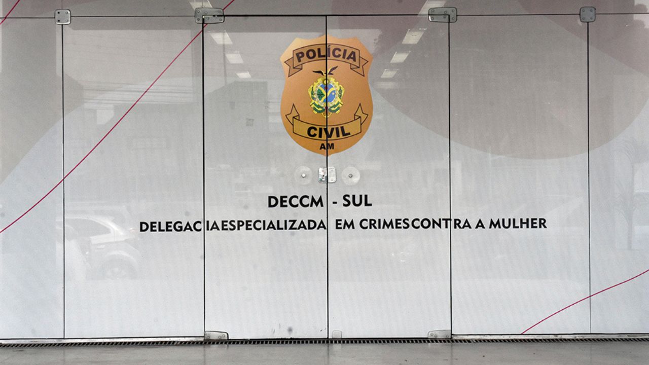 Homem é preso em Manaus por perseguir ex-companheira após término de relacionamento