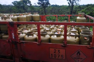 Governo destina R$ 330 milhões para subsidiar importação de gás de cozinha