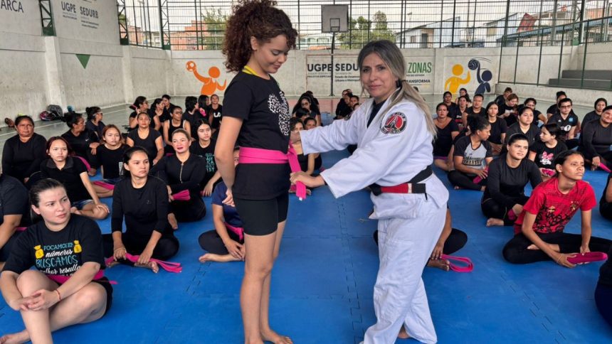 Curso de defesa pessoal feminina oferece 250 vagas na zona leste de Manaus