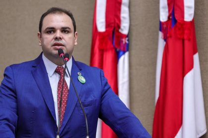 Governador interino do Amazonas determina cancelamento de contratos ligados a familiares