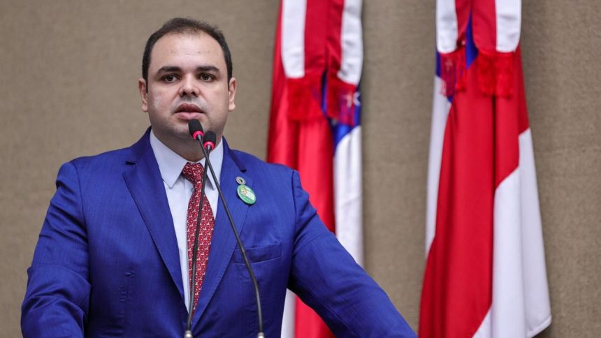 Governador interino do Amazonas determina cancelamento de contratos ligados a familiares