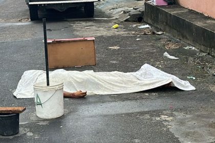 Homem mata namorado da ex-companheira com sete facadas no bairro Novo Aleixo