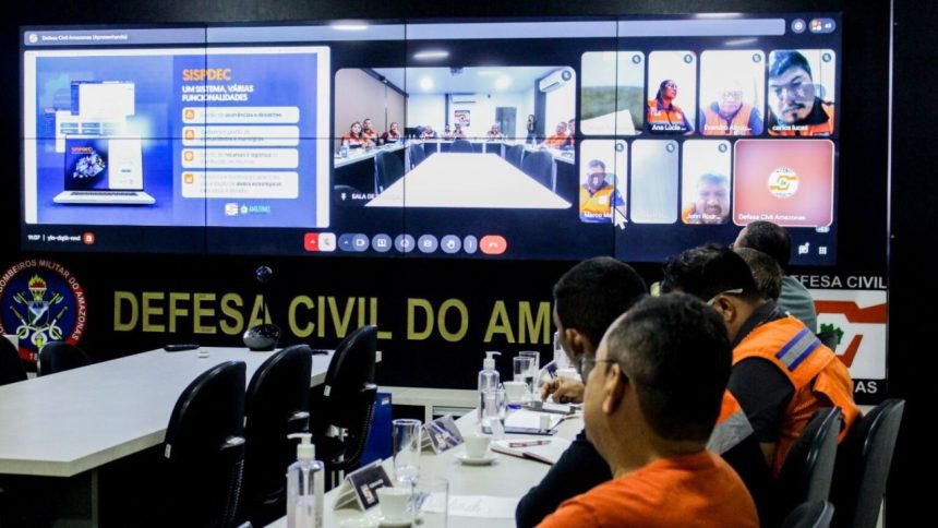 Cheia no Amazonas atinge mais de 100 mil pessoas e coloca municípios em emergência