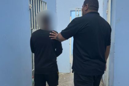 Filho é preso após agredir o próprio pai a vassouradas em Parintins