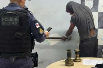 Homem é preso após tentar roubar hidrantes em centro de compras em Manaus