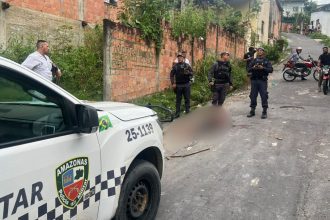 Motorista morre em suposto assalto em Manaus; suspeito foi espancado e preso