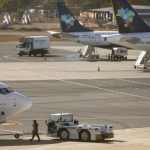 Combustível mais caro impacta operações e custos da aviação no Brasil