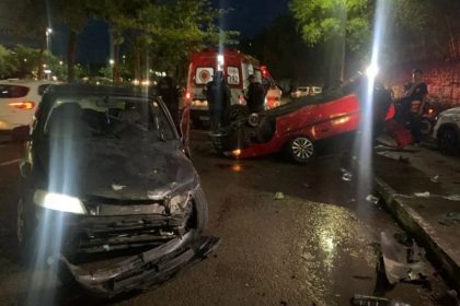 Colisão entre carros deixa uma pessoa gravemente ferida na zona sul de Manaus