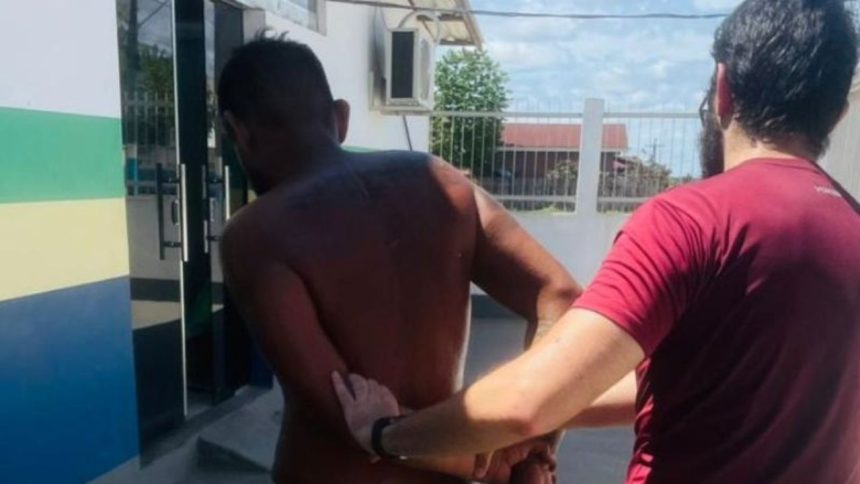 Homem é preso por violar medida protetiva e ameaçar companheira com faca em Tonantins