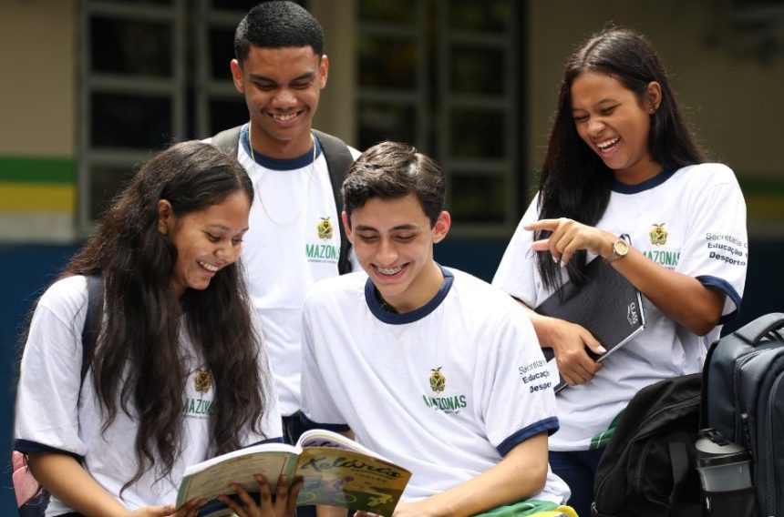 Comissão aprova proposta que incentiva alunos a cuidar da escola