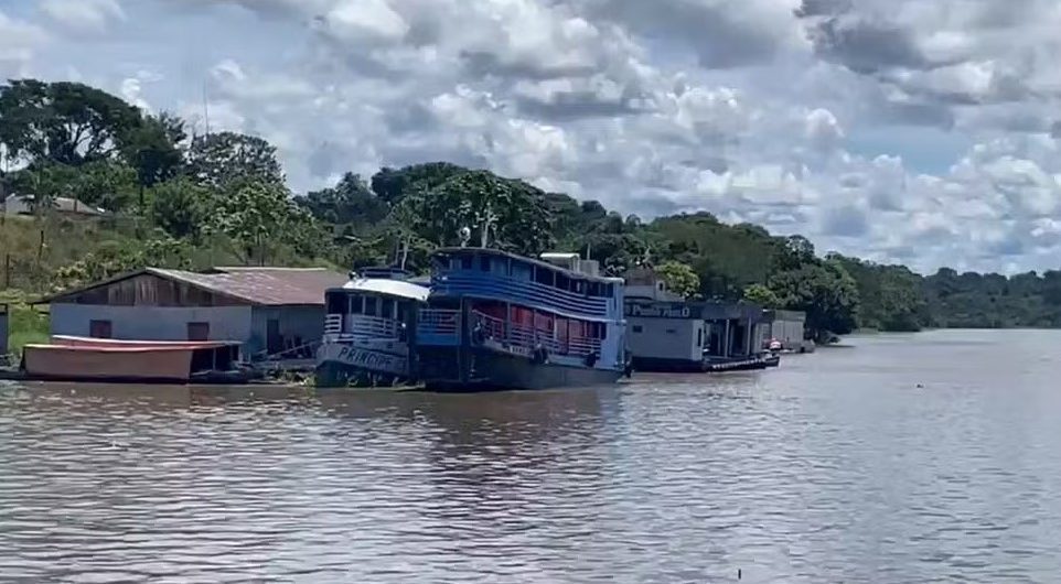 Piratas invadem barco e fazem tripulação refém no Amazonas