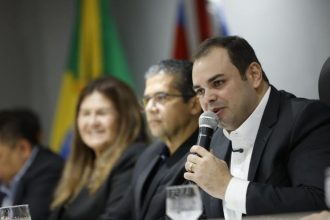 Roberto Cidade empossa novos defensores públicos no Amazonas