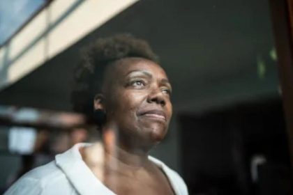 Sobrecarga e múltiplos papéis impactam a saúde mental feminina