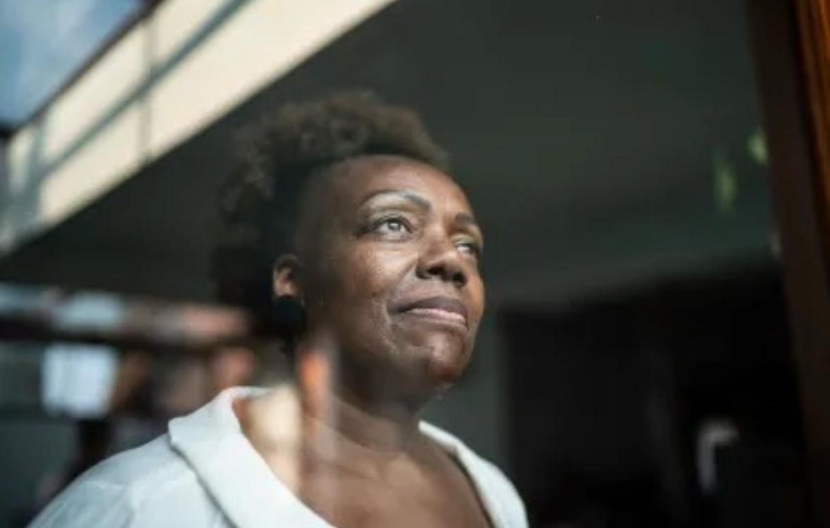 Sobrecarga e múltiplos papéis impactam a saúde mental feminina