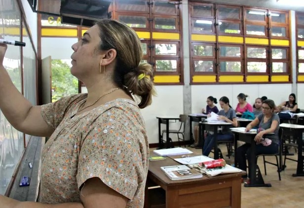 Seleção da UFAM abre 70 vagas de professor substituto