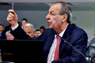 Omar Aziz apela ao CNJ para correição na licitação da BR-319