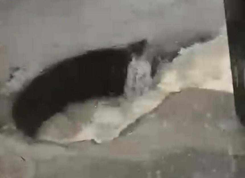 Criança cai em bueiro durante a forte chuva registrada em Manaus