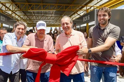 Omar Aziz inaugura terminal pesqueiro em Itacoatiara