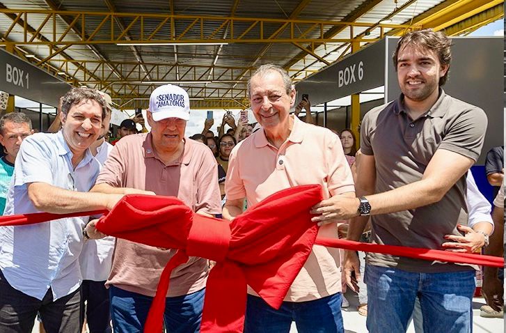 Omar Aziz inaugura terminal pesqueiro em Itacoatiara