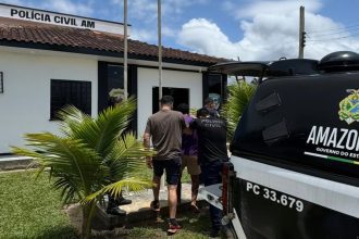 Mãe flagra avôdrasto abusando de filha de 5 anos e homem é preso em Japurá